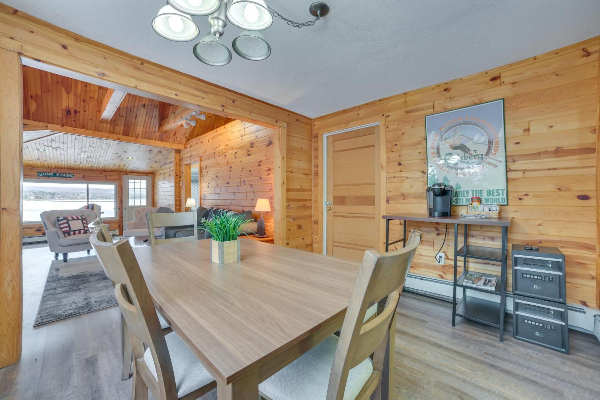 Lakefront Petoskey Abode - Deck, Grill And Boat Dock Exterior photo